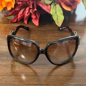 Gucci Queen Bow Sunglasses - EUC Gucci | Accessories | Gucci Queen Bow Sunglasses Euc | Poshmark main image 2